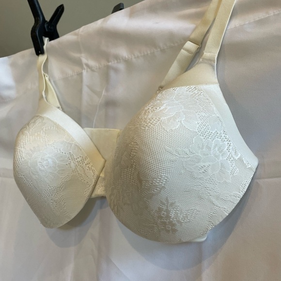 Elegant Cream Lace Bra 38D Maidenform - Picture 1 of 4